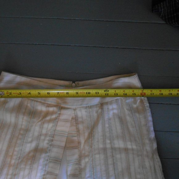 Great skirt with cutout in front and tulle - Picture 3 of 3